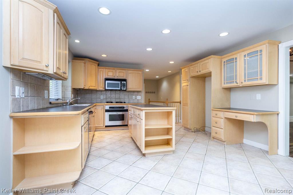 20695 Gaberty Drive, Clinton Twp, MI 48038 — Photo 17