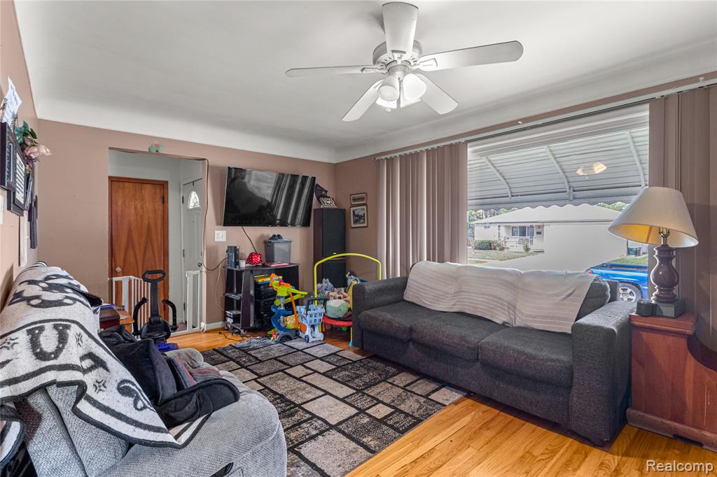 8174 Helen, Center Line, MI 48015 — Photo 5