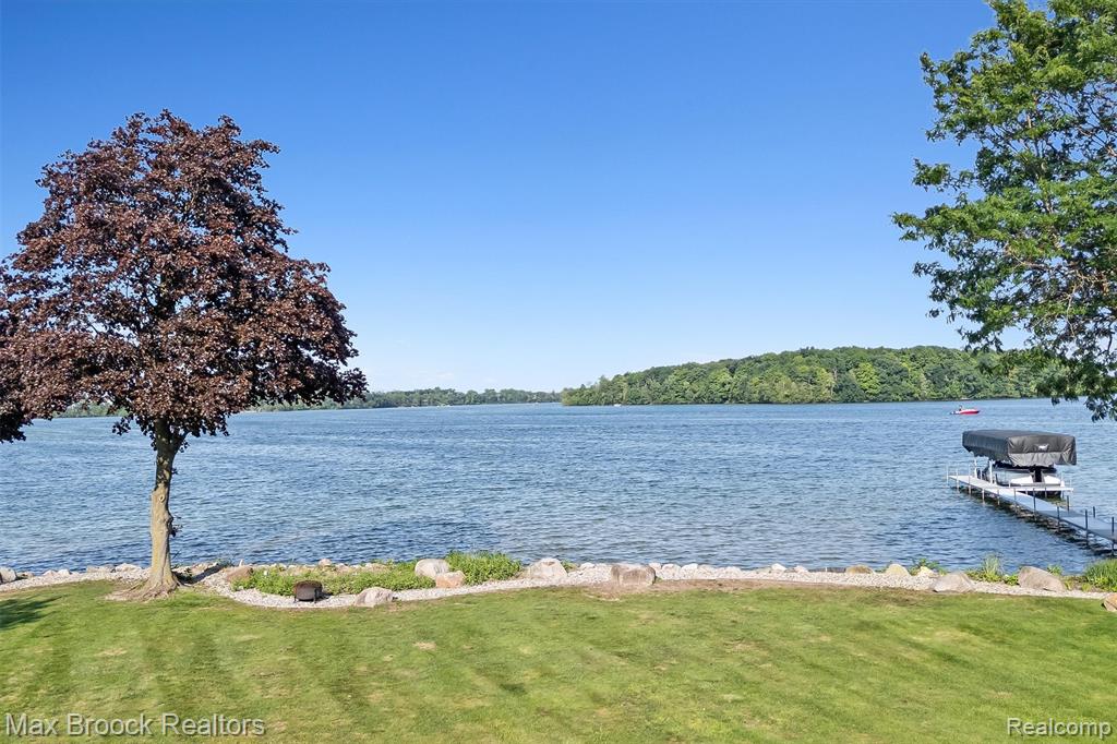 3333 W Shore Drive, Orchard Lake Village, MI 48324 — Photo 8