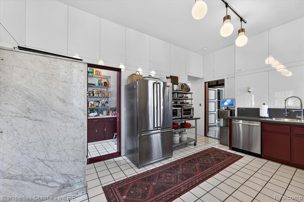 2150 Iroquois Street, Detroit, MI 48201 — Photo 25
