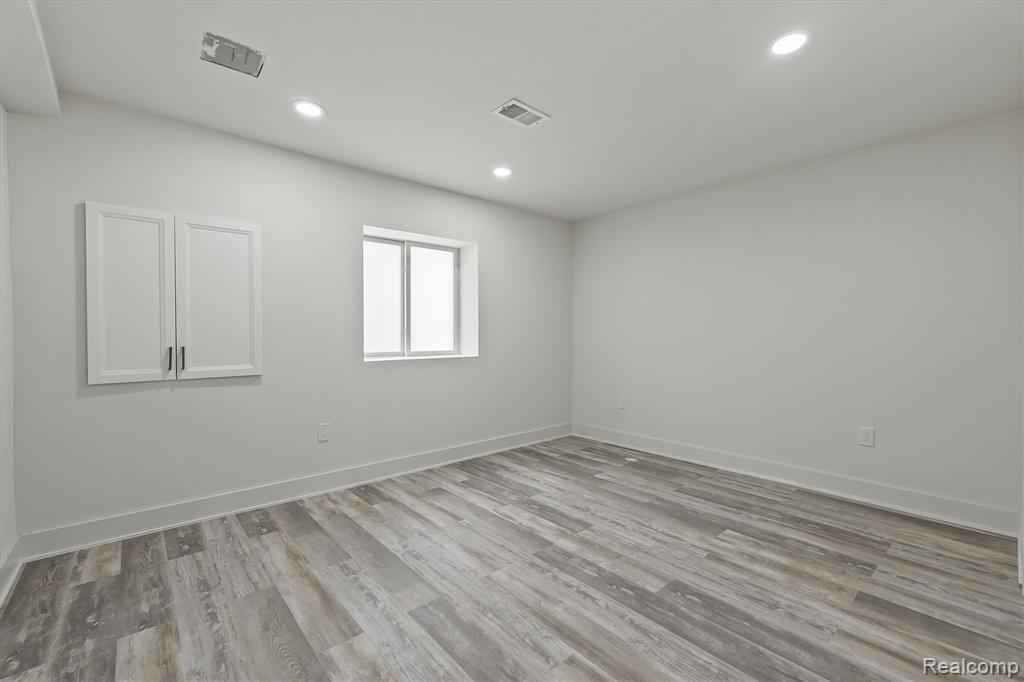 7303 Brookside Village Court, Bloomfield Hills, MI 48301 — Photo 35