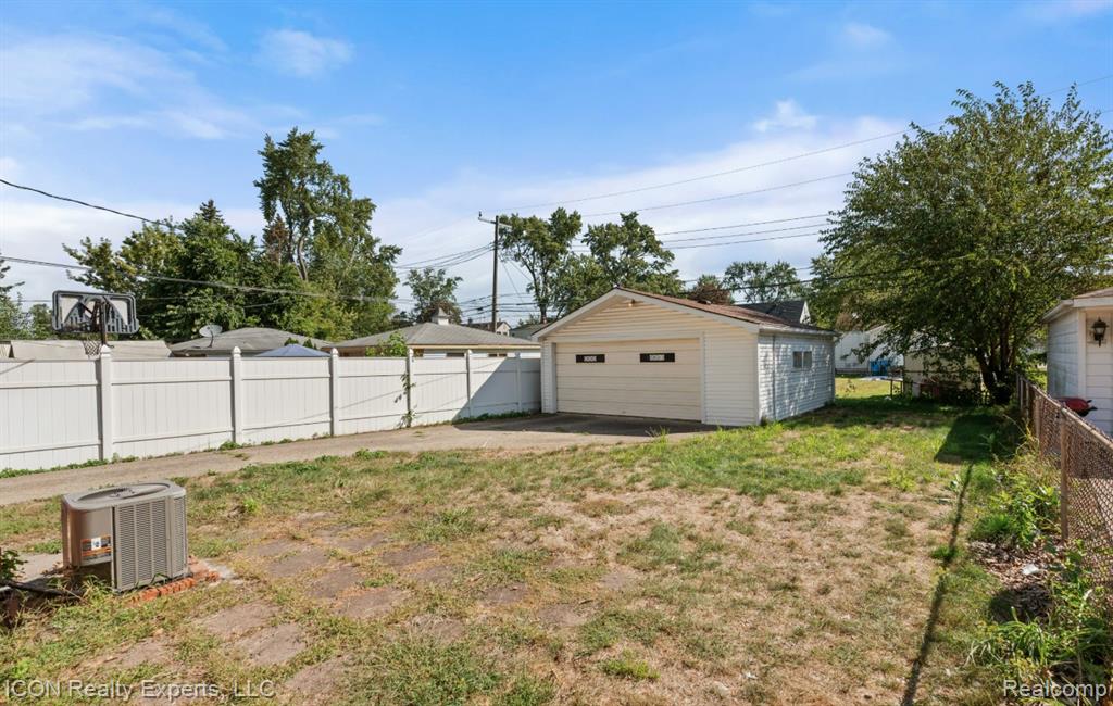 5674 N Lafayette Street, Dearborn Heights, MI 48127 — Photo 24
