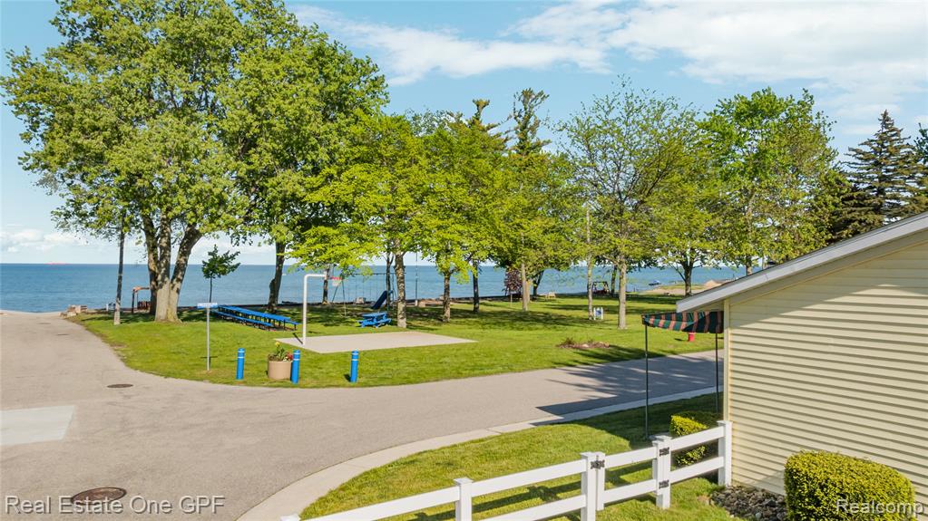 5871 Manor Drive, Fort Gratiot, MI 48059 — Photo 55
