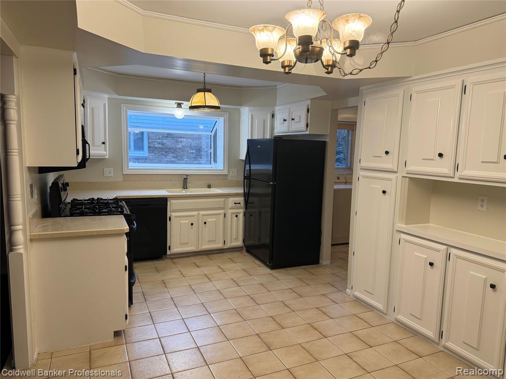 47071 Savannah Drive, Macomb, MI 48044 — Photo 9
