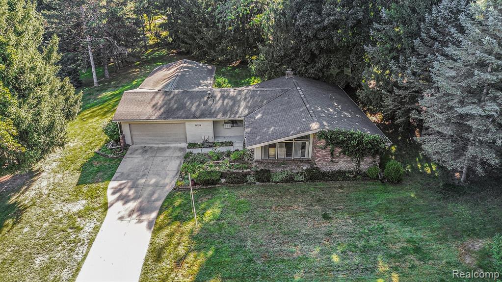 7334 Parkwood Drive, Fenton, MI 48430 — Photo 30