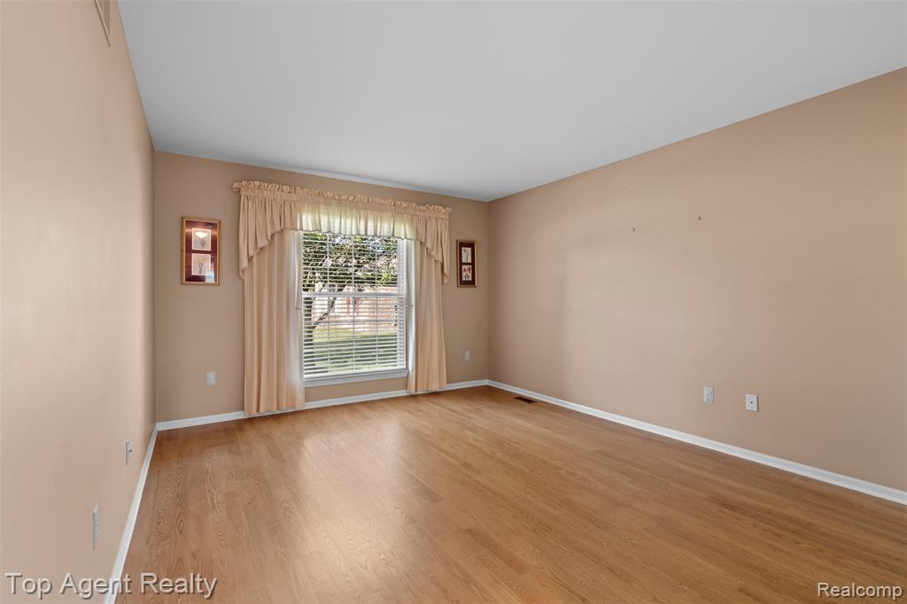 48607 Sutton Bay Court, Shelby Twp, MI 48315 — Photo 17