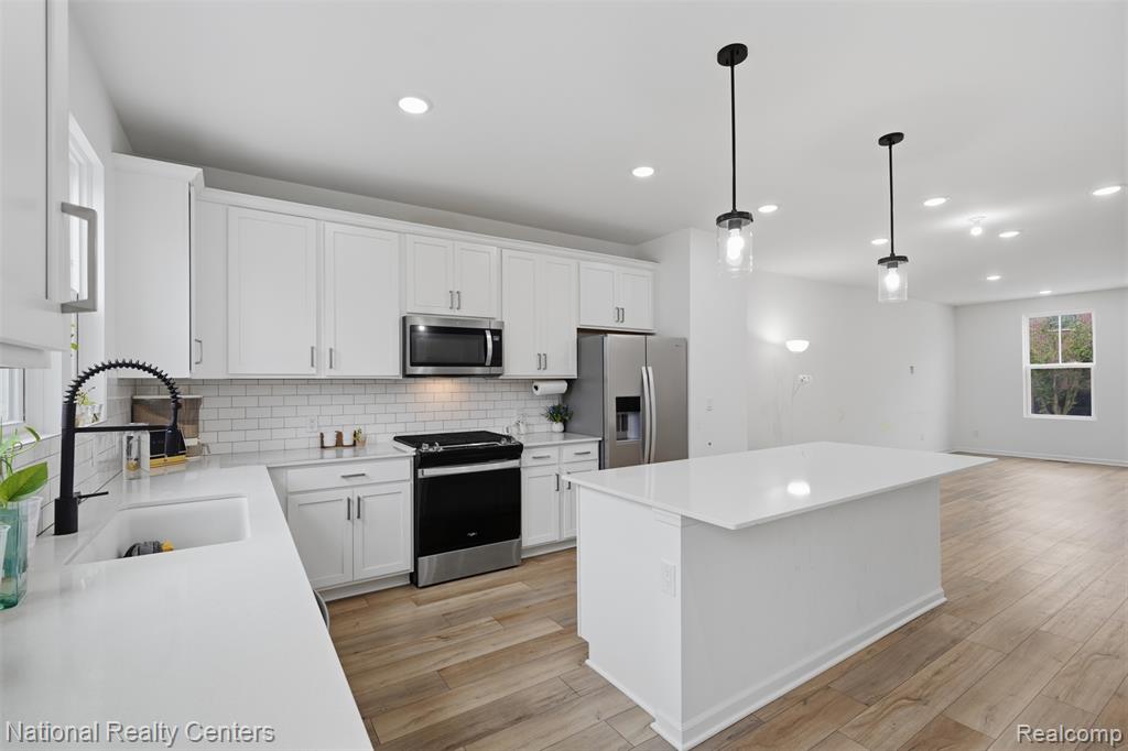 43034 Atwood Avenue, Novi, MI — Photo 12