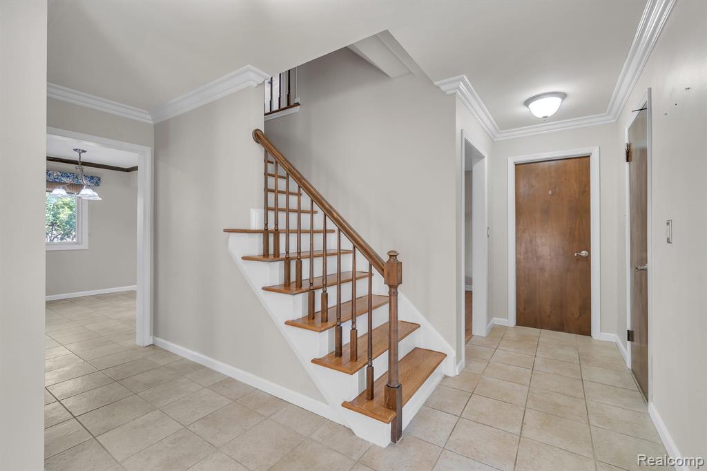 4248 WHITEBIRCH Drive, West Bloomfield, MI 48323 — Photo 3