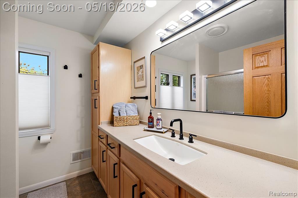 28455 Wellington Street, Farmington, MI 48334 — Photo 55