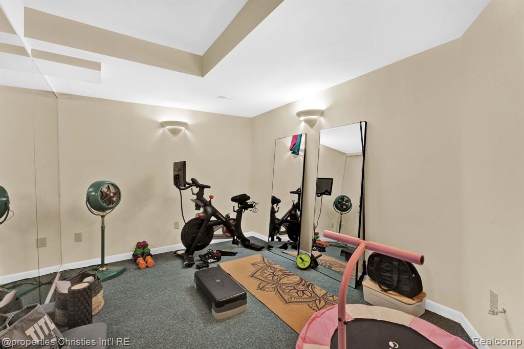4845 CLIFFSIDE Drive, West Bloomfield, MI 48323 — Photo 47