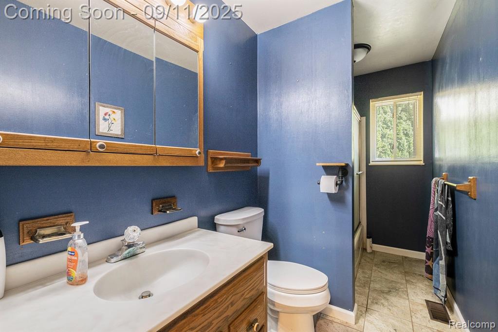 5417 Irish Road, Grand Blanc, MI 48439 — Photo 17