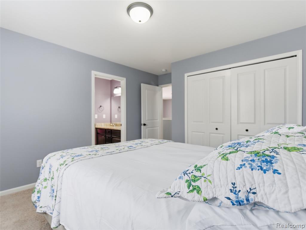 47450 Ellery Lane, Canton, MI 48187 — Photo 36