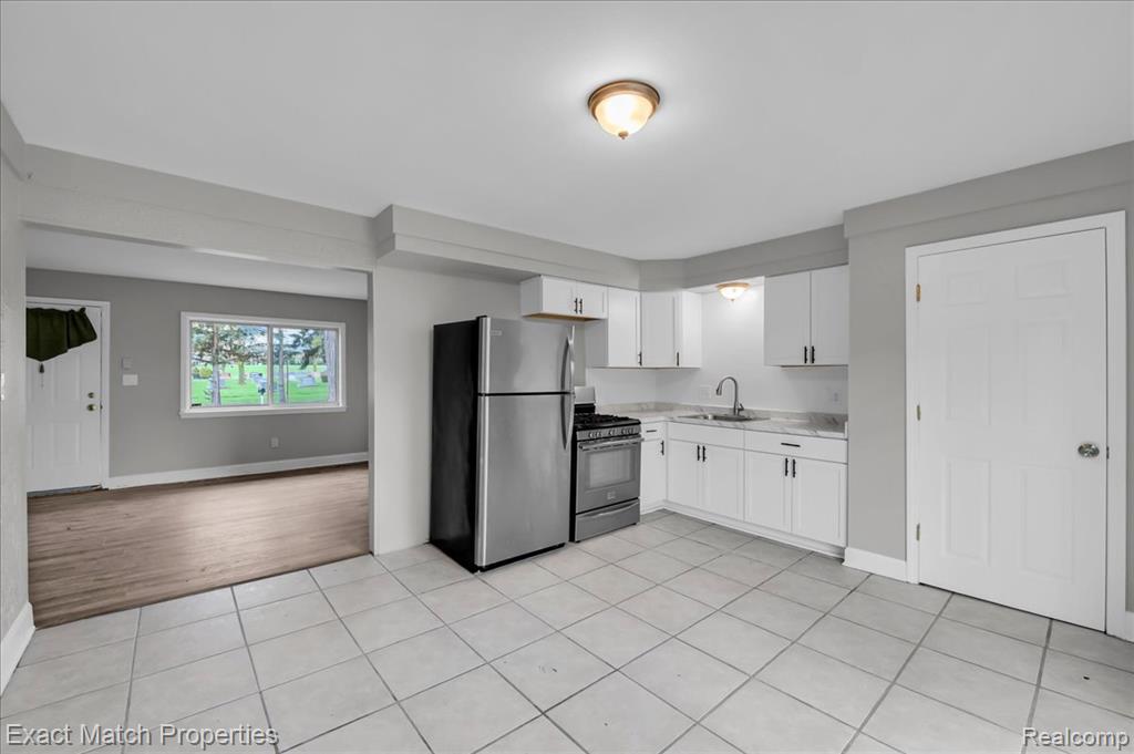 724 Parkwood Avenue, Pontiac, MI 48340 — Photo 13