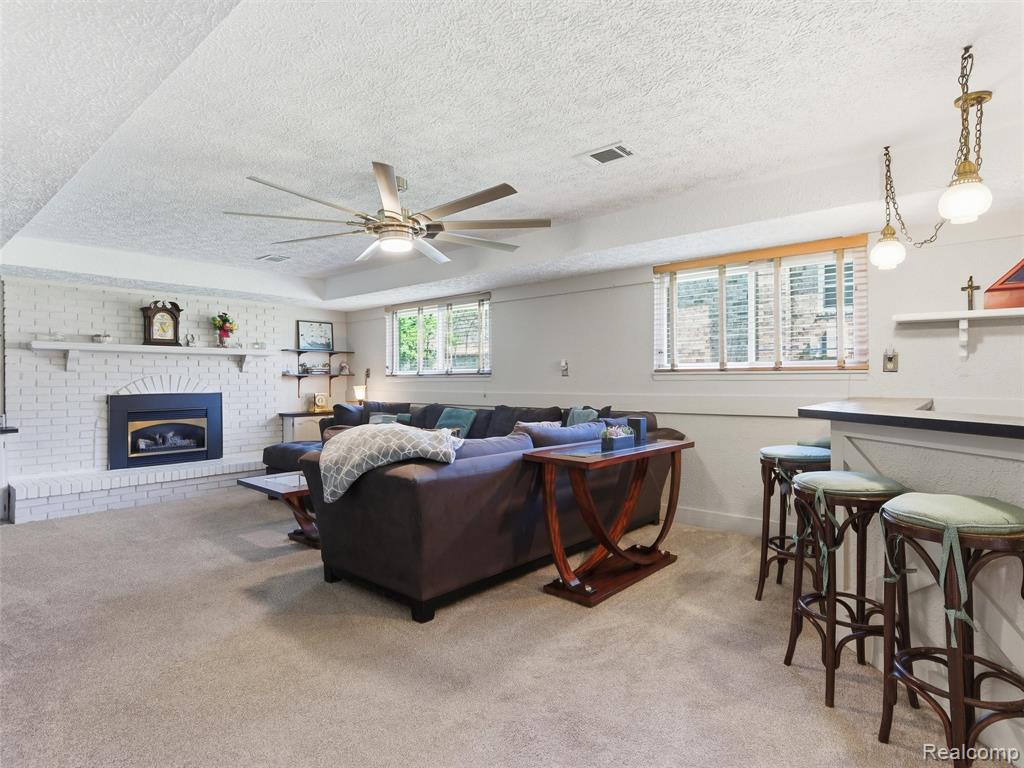 1373 Glenwood Drive, Troy, MI 48083 — Photo 24