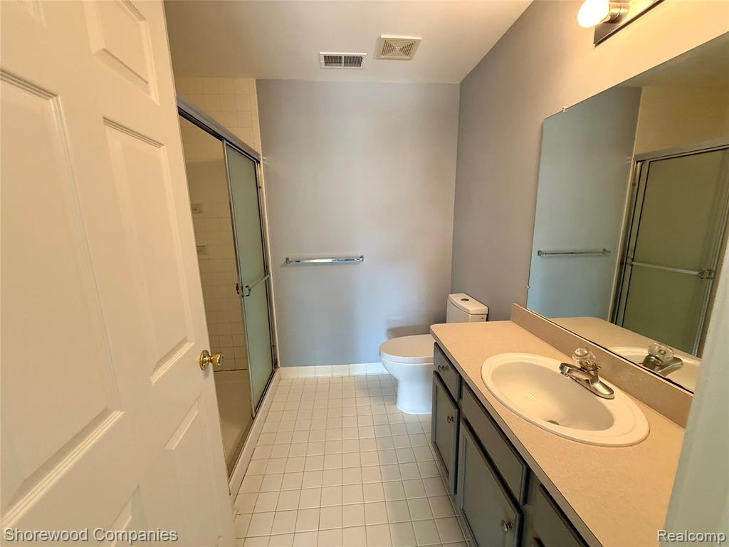 45736 Warwick Drive, Macomb, MI 48044 — Photo 11