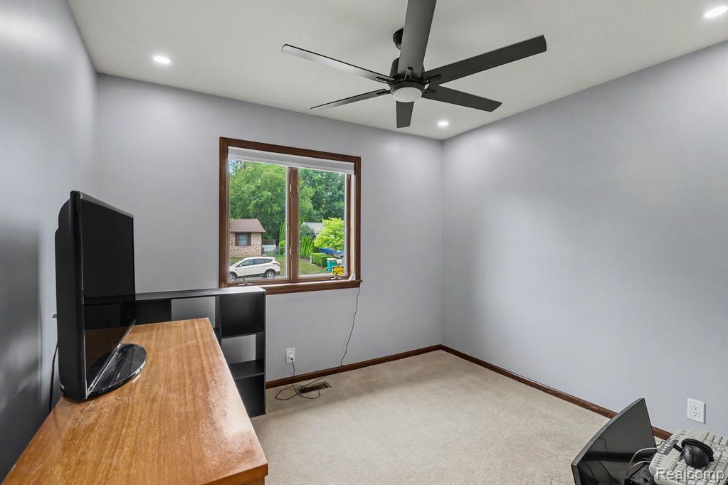 9442 WOODSIDE Trail, Swartz Creek, MI 48473 — Photo 19