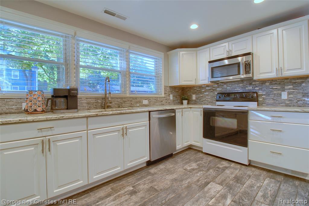 816 Carpenter Street, Northville, MI 48167 — Photo 9