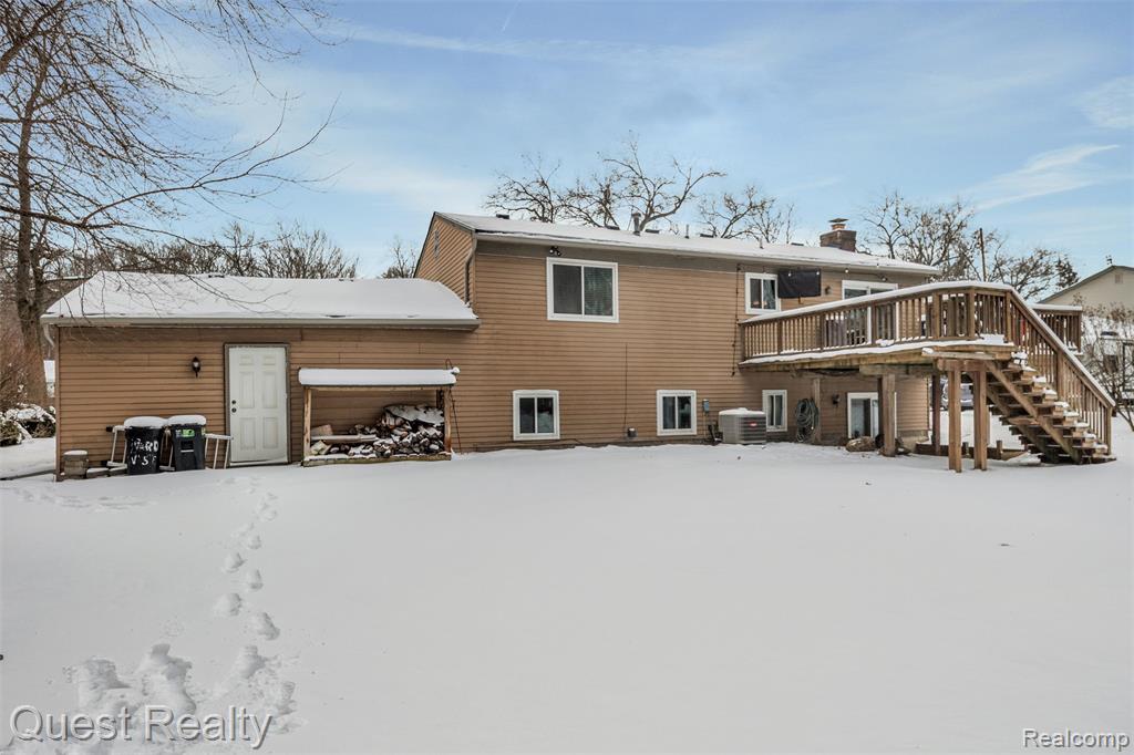 9580 Chaumont Drive, Commerce Twp, MI 48382 — Photo 27