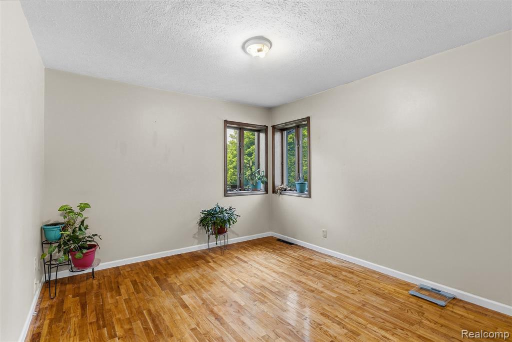 6699 E Lansing Road, Durand, MI 48429 — Photo 23
