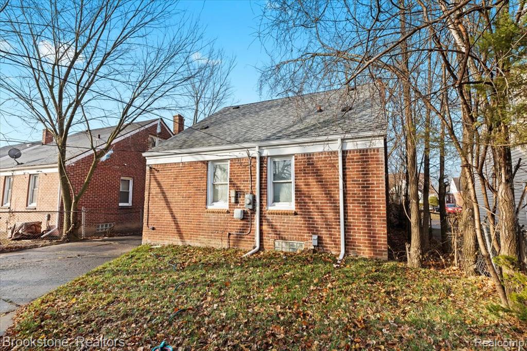 7690 Heyden Street, Detroit, MI 48228 — Photo 18