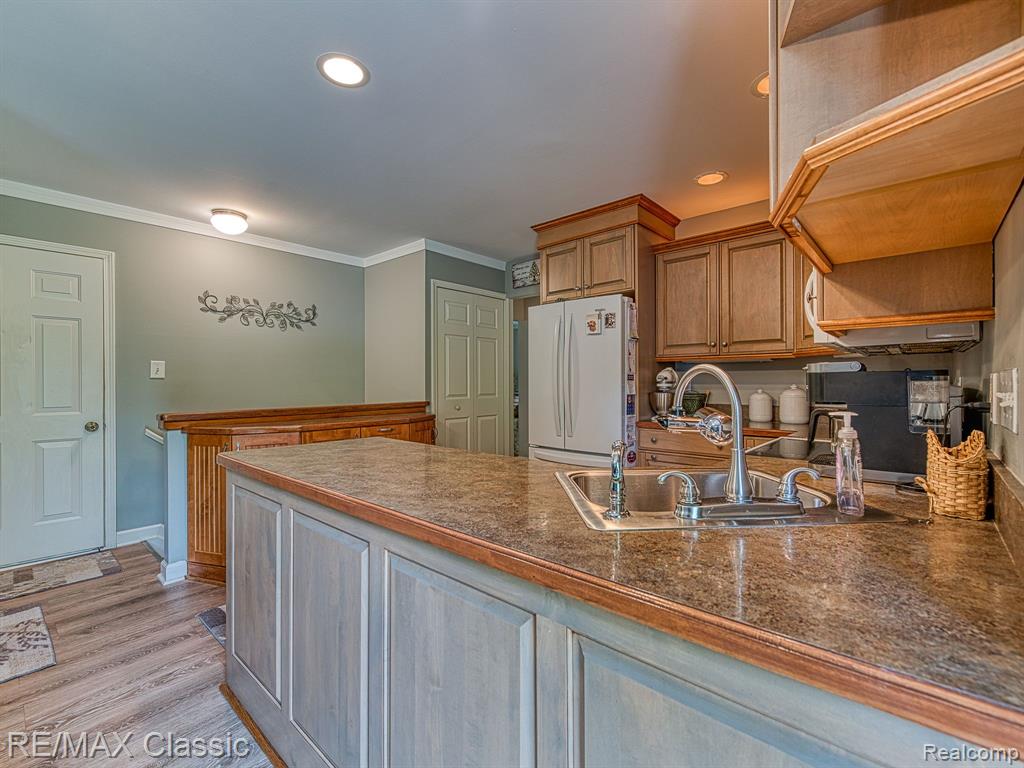 8866 MANTON Avenue, Plymouth, MI 48170 — Photo 4
