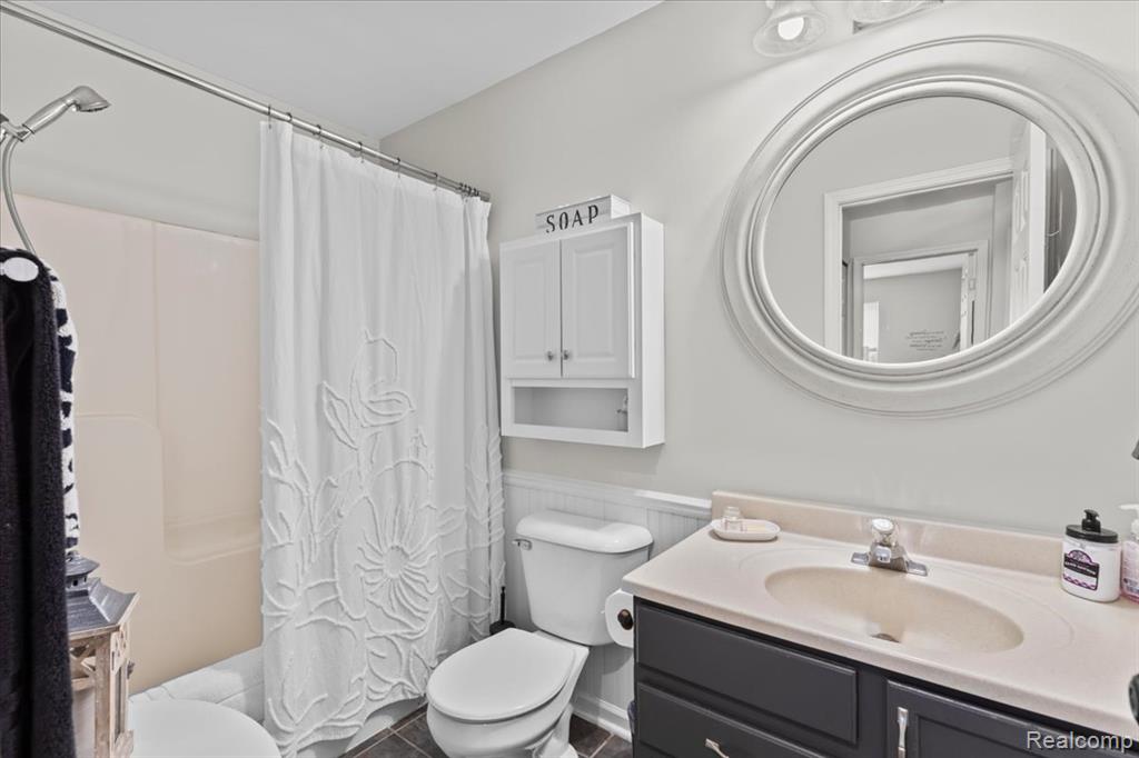 9327 Huron Park Drive, Brighton, MI 48116 — Photo 18