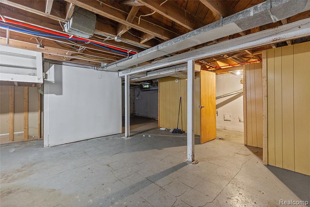 20301 KENOSHA Street, Harper Woods, MI 48225 — Photo 20