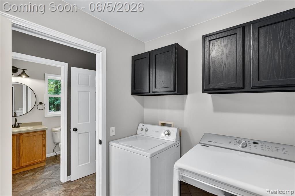15129 Locust Grove Drive, Byron, MI 48418 — Photo 22