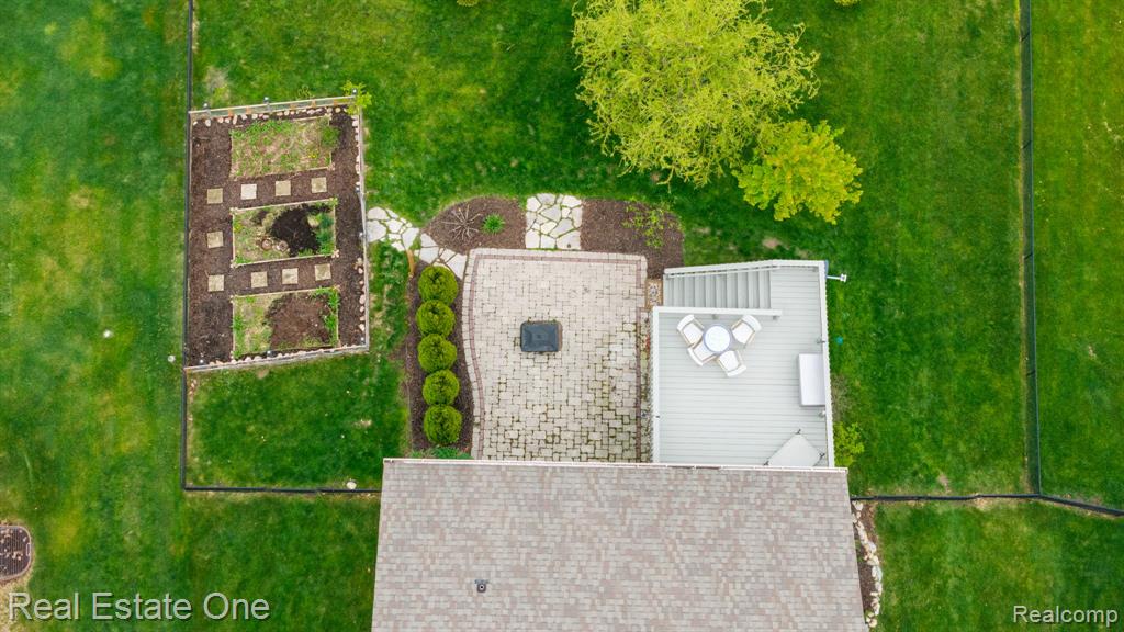 3513 Amber Oaks Drive, Howell, MI 48855 — Photo 38
