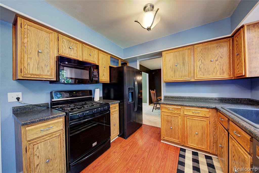 5646 New Meadow Drive, Ypsilanti, MI 48197 — Photo 12