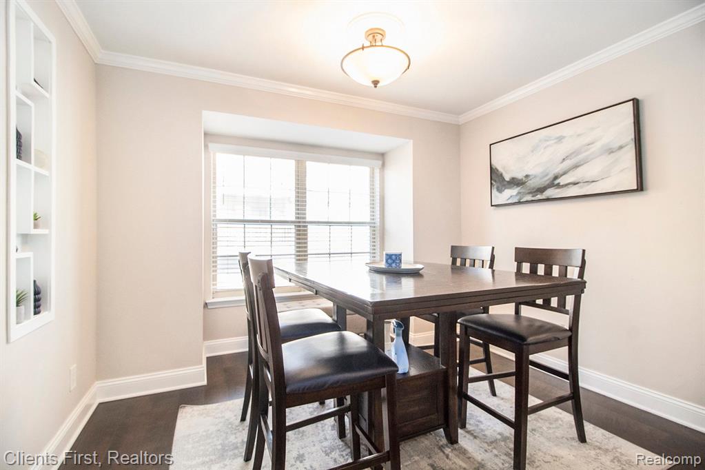 16870 FARMINGTON Road, Livonia, MI 48154 — Photo 9