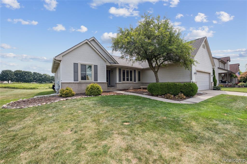 493 Cloverview Lane, Howell, MI 48843 — Photo 2