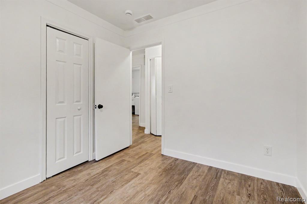 8653 Lanewood Street, Westland, MI — Photo 20