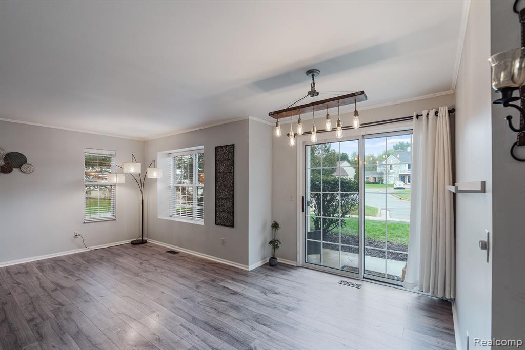 217 OAKBROOKE Drive, 2, South Lyon, MI 48178 — Photo 8