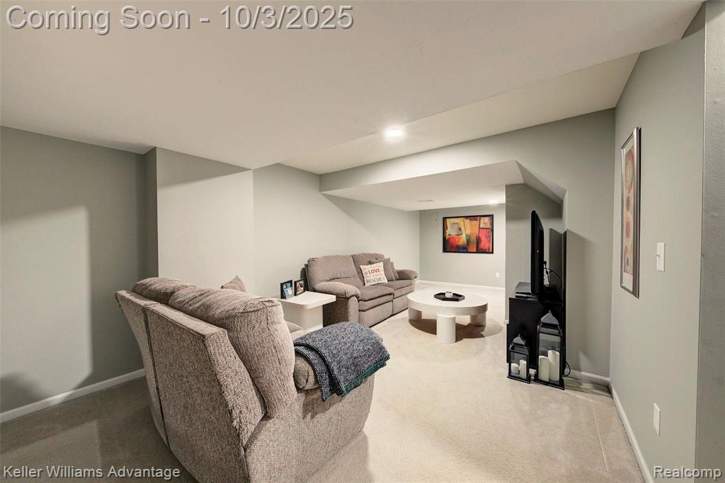 988 Calpernia, Wixom, MI 48393 — Photo 49