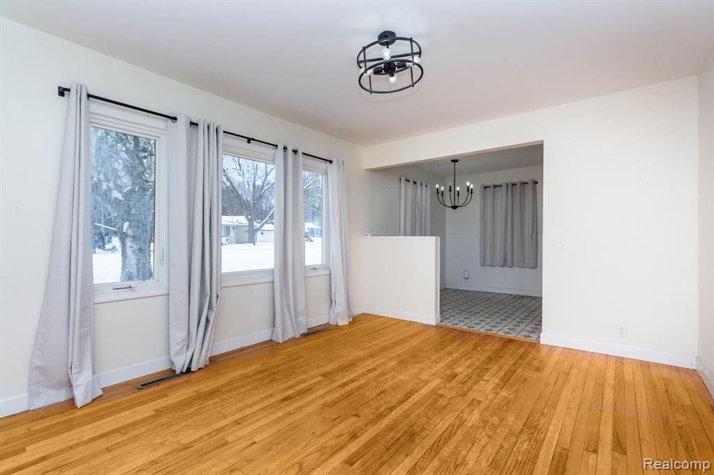 5194 Heath Avenue, Clarkston, MI — Photo 2