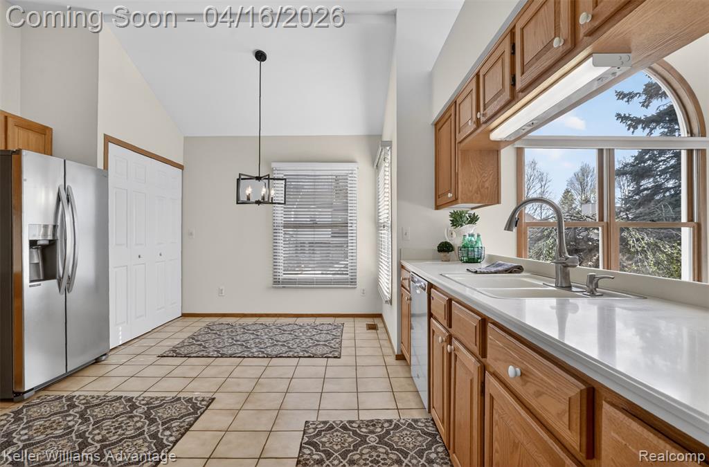 625 Summit Ridge Drive, Milford, MI 48381 — Photo 17