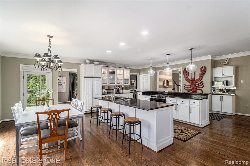 975 PINE NEEDLE Trail, Rochester, MI 48306 — Photo 12