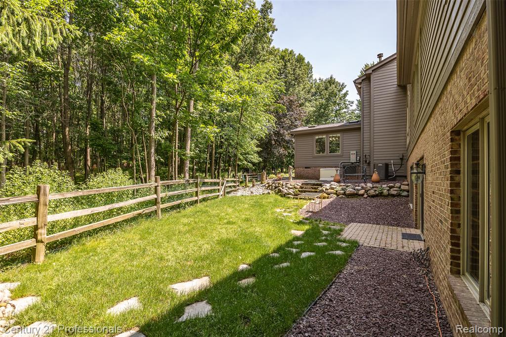9200 Fox Hollow Road, Clarkston, MI 48348 — Photo 46