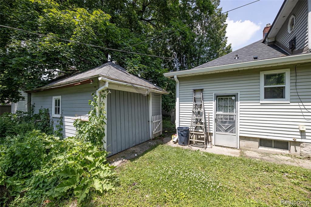 737 N Madison Street, Lapeer, MI 48446 — Photo 31