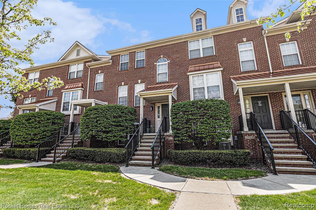 20213 BOARDWALK Boulevard, Southfield, MI 48075 — Photo 2