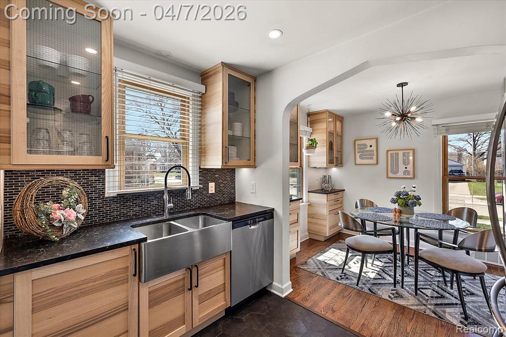 506 N Blair Avenue, Royal Oak, MI 48067 — Photo 9