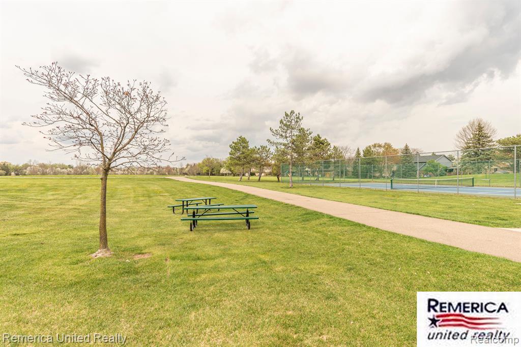 46206 LARCHMONT Drive, Canton, MI 48187 — Photo 50