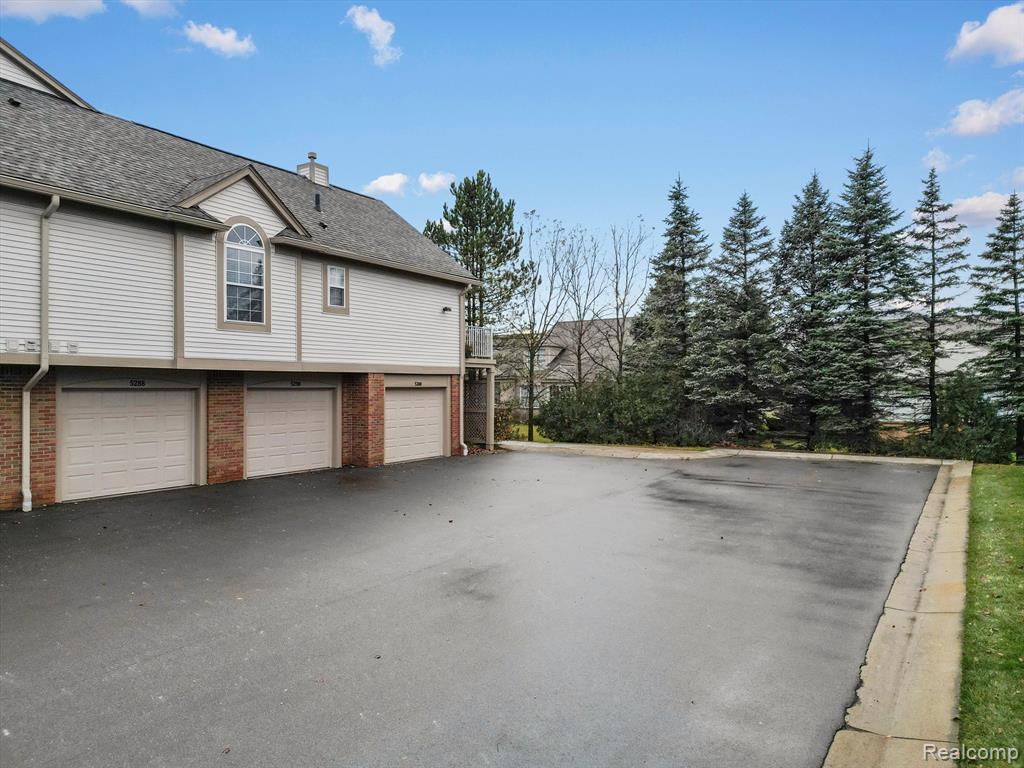5288 BROOKEMONTE Circle, Rochester, MI 48306 — Photo 28