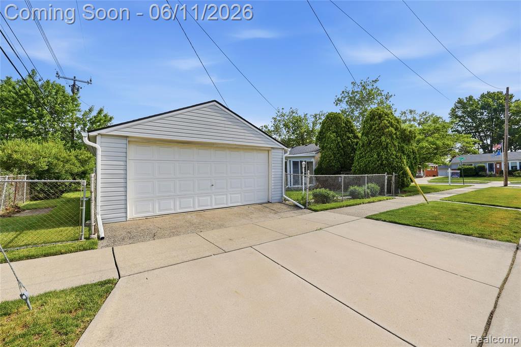 29609 Mark Avenue, Madison Heights, MI 48071 — Photo 3