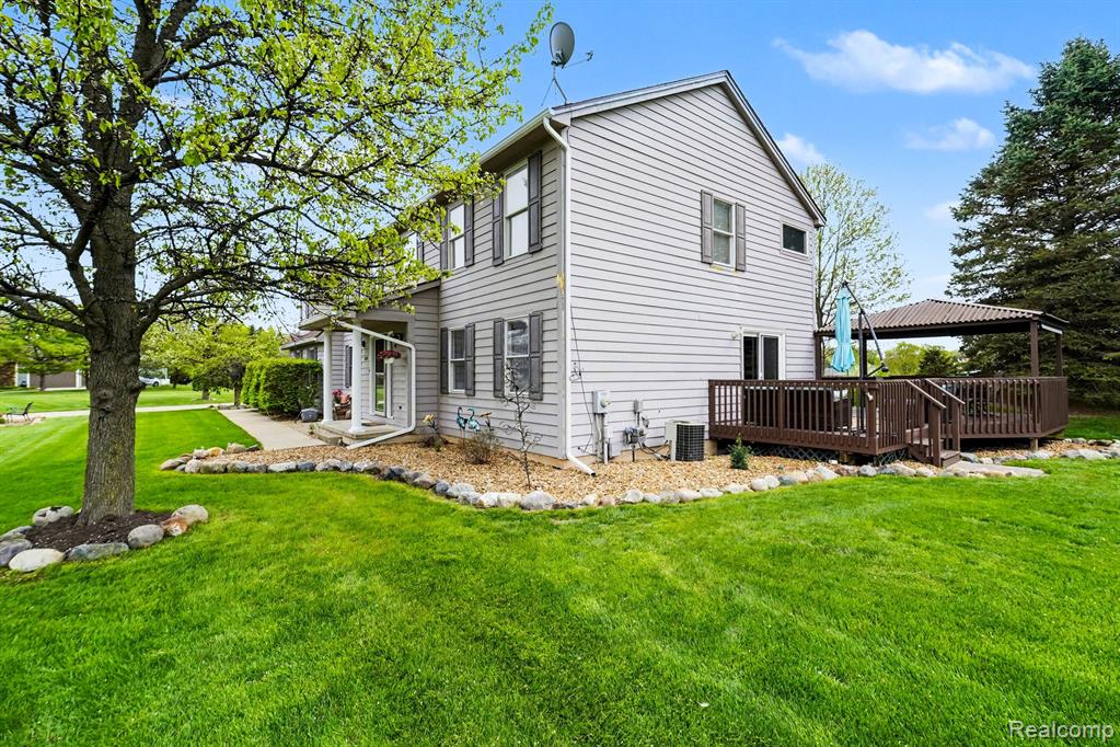 9270 Anacapa Bay Drive, Pinckney, MI 48169 — Photo 24