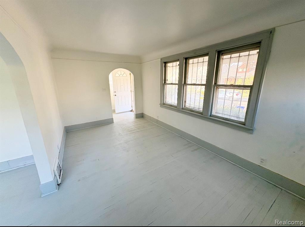 17390 Waltham Street - Photo 3