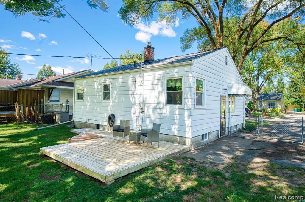 717 WHITNEY Street, Brighton, MI 48116 — Photo 3