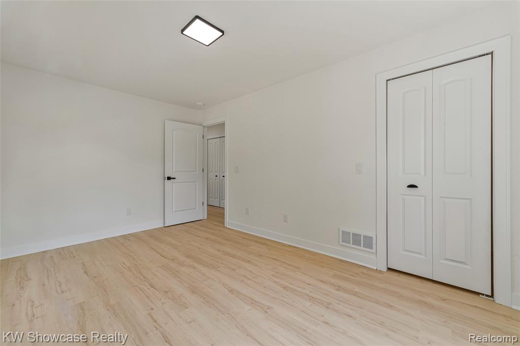 4392 CASS ELIZABETH Road, Waterford, MI 48328 — Photo 47