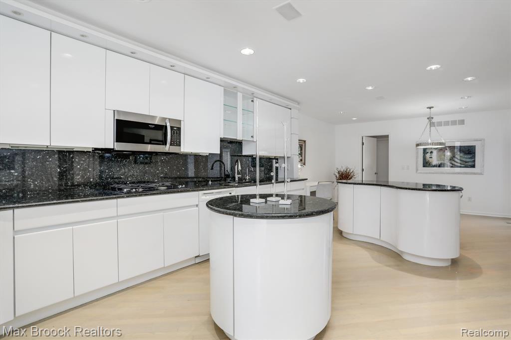 7248 SIMSBURY Drive, West Bloomfield, MI — Photo 20
